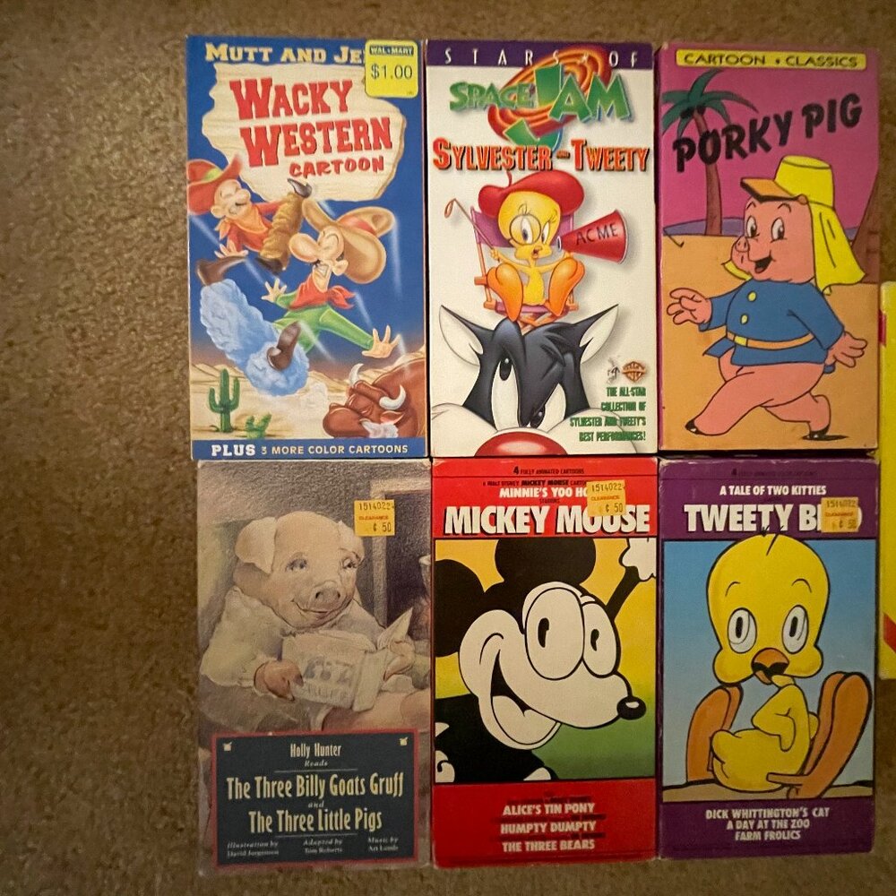 7 VHS!!! Vintage Cartoon Kids' Tapes - Porky/Tweety Bird/Mickey/Cottontail